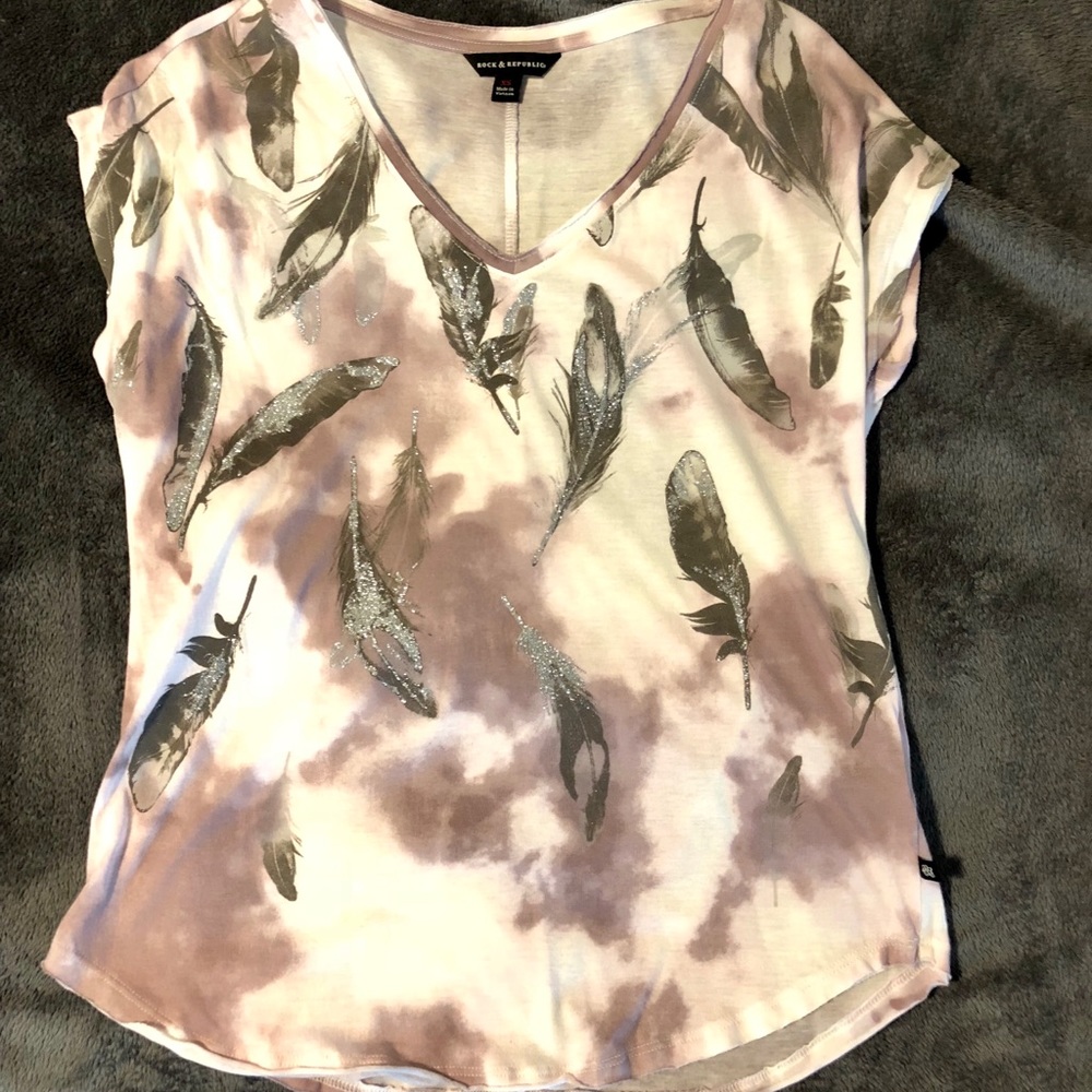 Rock and Republic t shirt